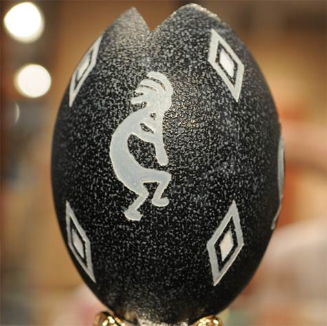 eggshell carving